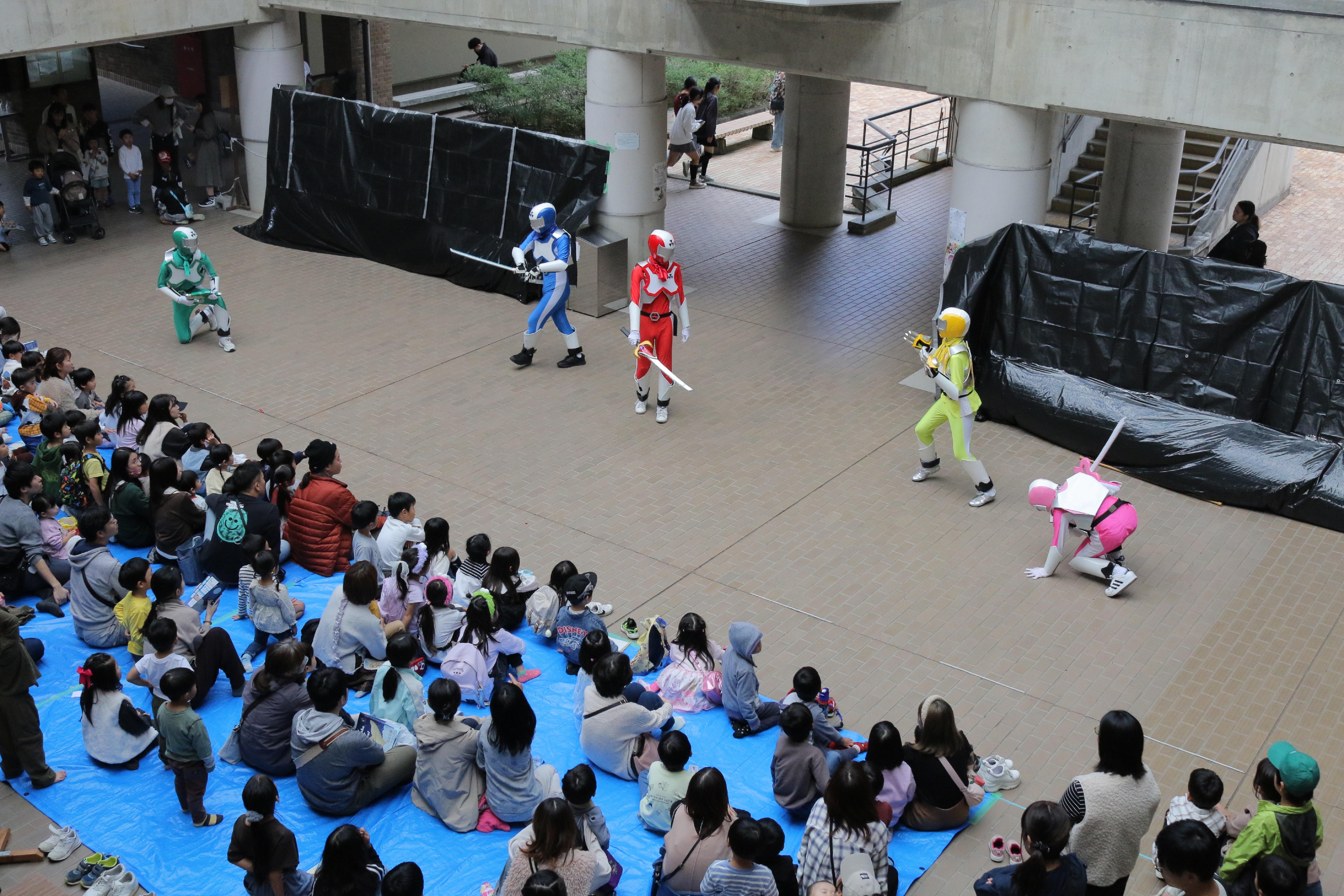2025年度クローバー祭（ヒーローショー）.jpeg   (124084)